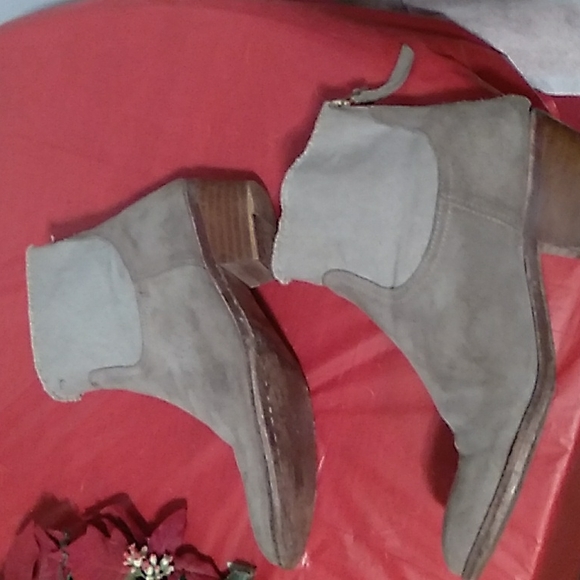 Zadig & Voltaire tan Teddy suede ankle boots. Size 39Eu 8.5 US - Picture 3 of 4